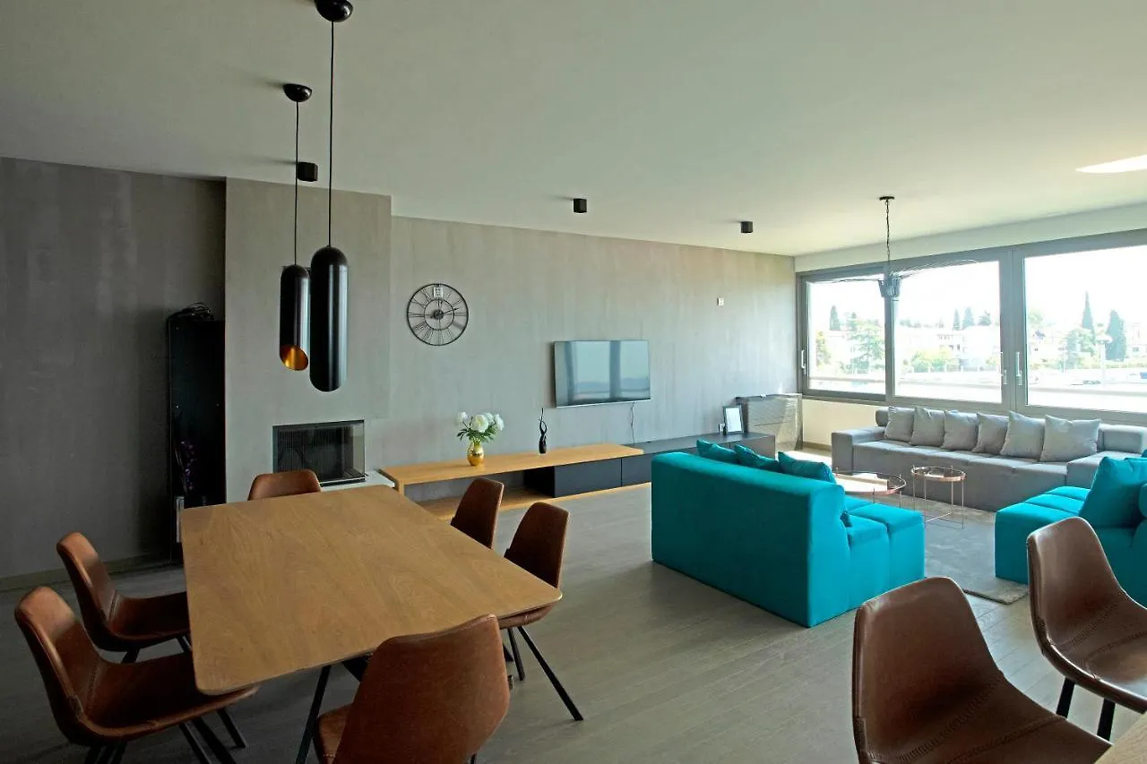 The View Luxury Residence With Pool